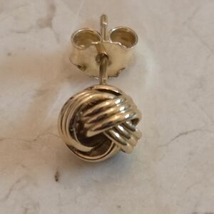 Vintage 14K solid gold twisted knot stud earring